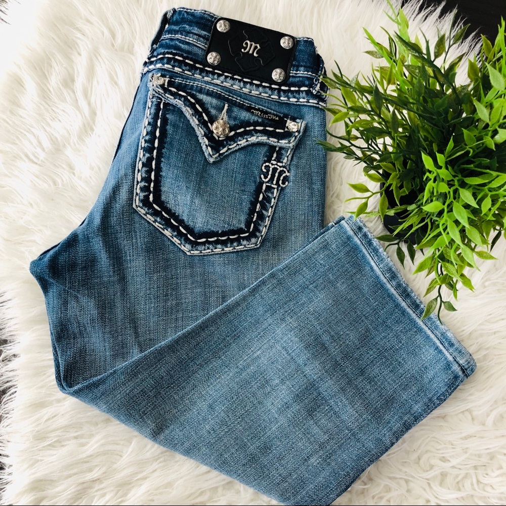 Distressed Miss Me denim capris size 28